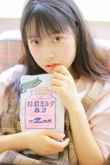 校花的奶又大又白又嫩视频